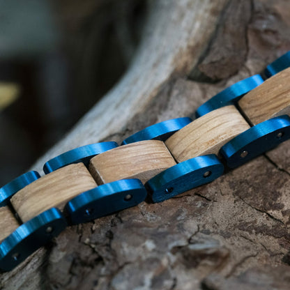 Infinity Blue – Olijfhout & Laserblauw RVS Armband