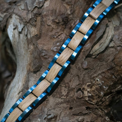 Infinity Blue – Olijfhout & Laserblauw RVS Armband
