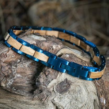 Infinity Blue – Olijfhout & Laserblauw RVS Armband