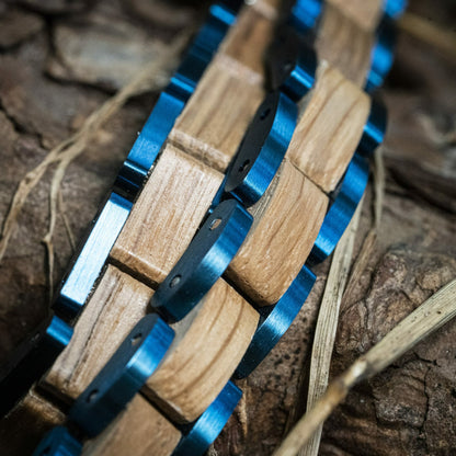 Infinity Blue – Olijfhout & Laserblauw RVS Armband